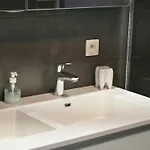 Vue Laterale 2 Moderne A By La Conciergerie Οστένδη